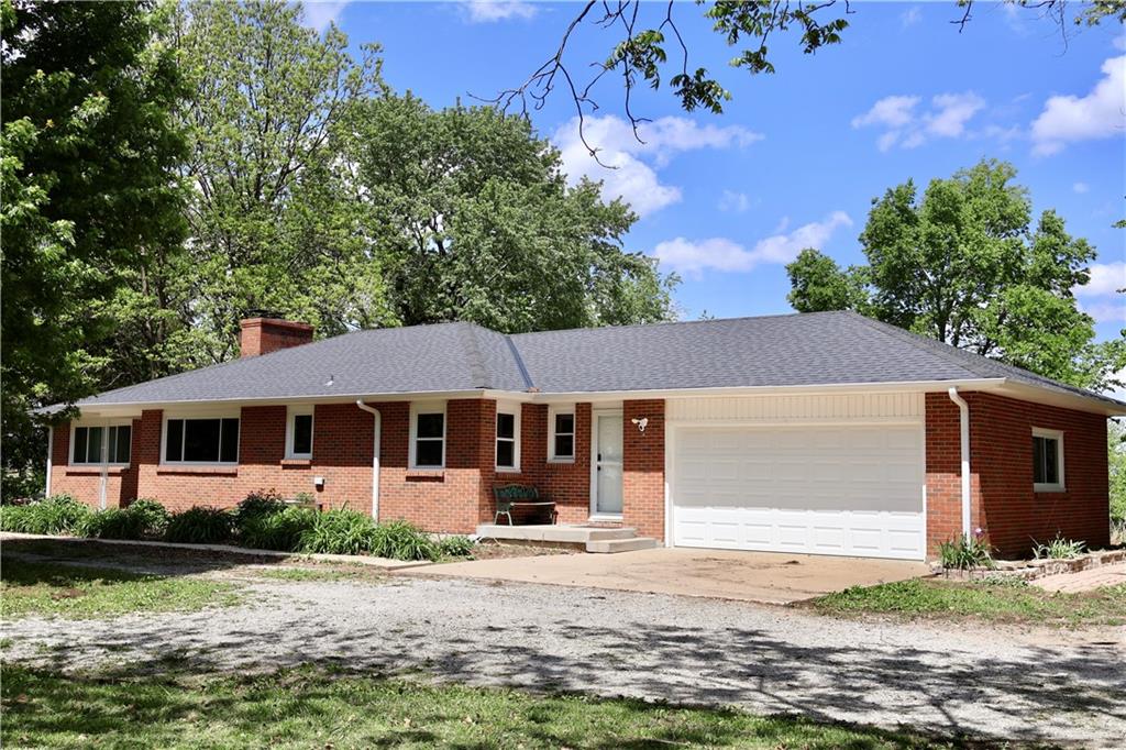 281 Southwest 200th Road Centerview, MO 64019 - Photo 2 of 30