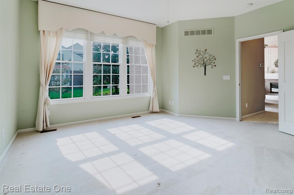 1602 Boulder Court Rochester, MI 48306 - Photo 17 of 46