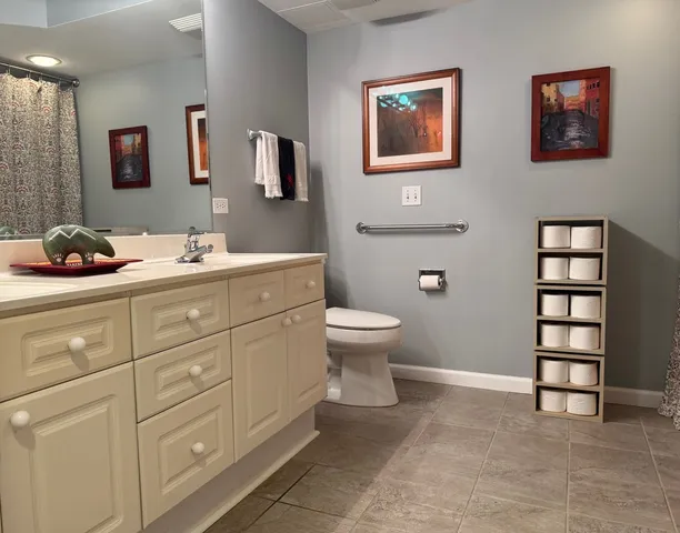 $299,000 | 1325 Perry Street, Unit 606, Des Plaines, IL 60016