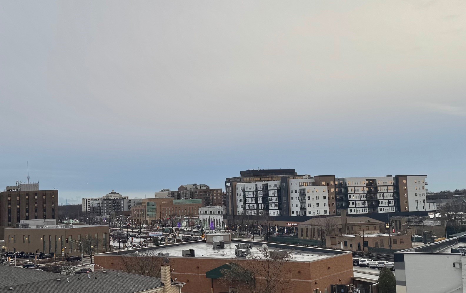 1325 Perry Street, Unit 606 Des Plaines, IL 60016 - Photo 25 of 25 a view of a city with tall buildings