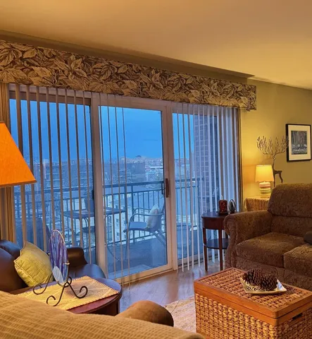 $299,000 | 1325 Perry Street, Unit 606, Des Plaines, IL 60016