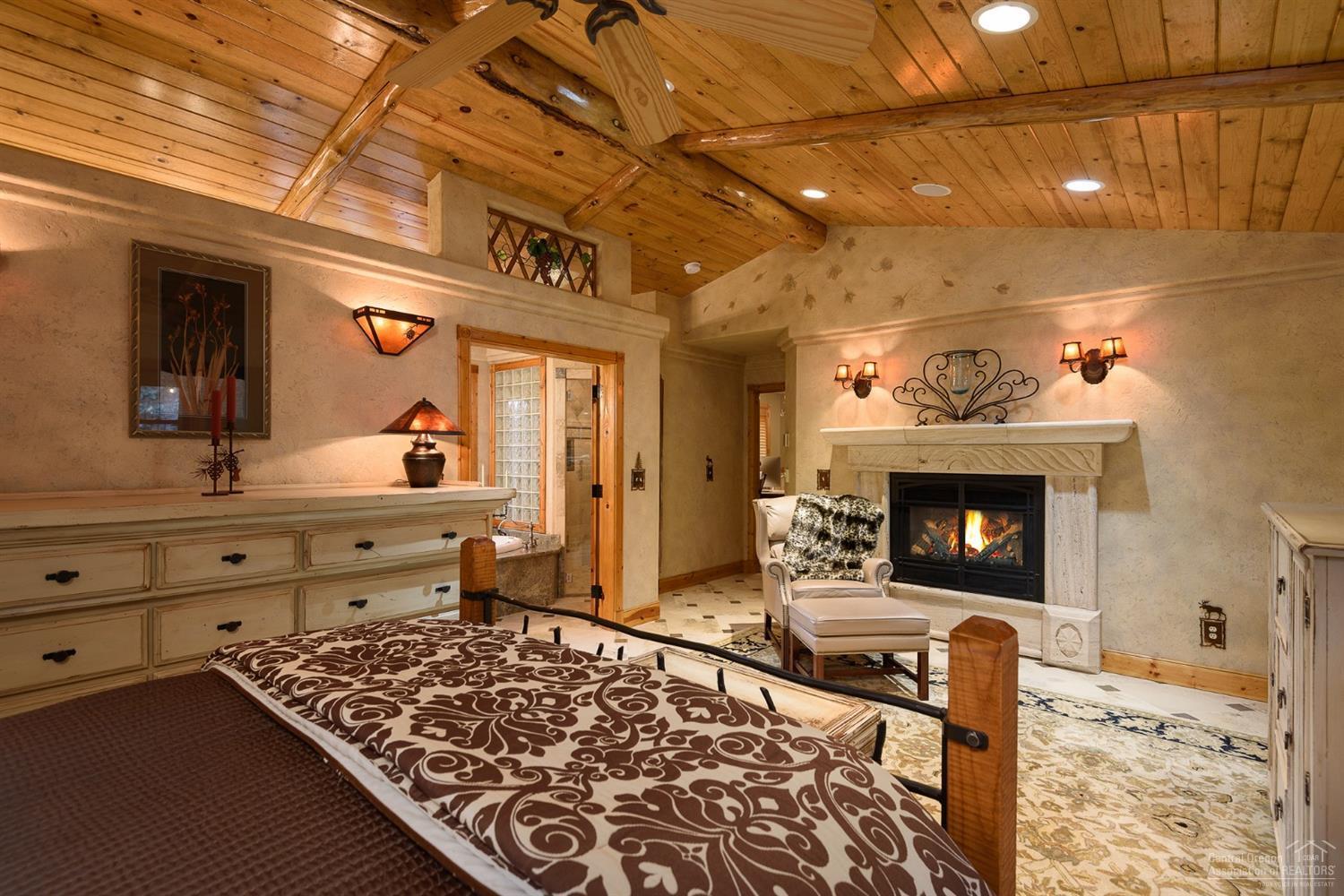 20190 Glen Vista Road Bend, OR 97703 - Photo 11 of 25 A sitting area near the propane fireplac