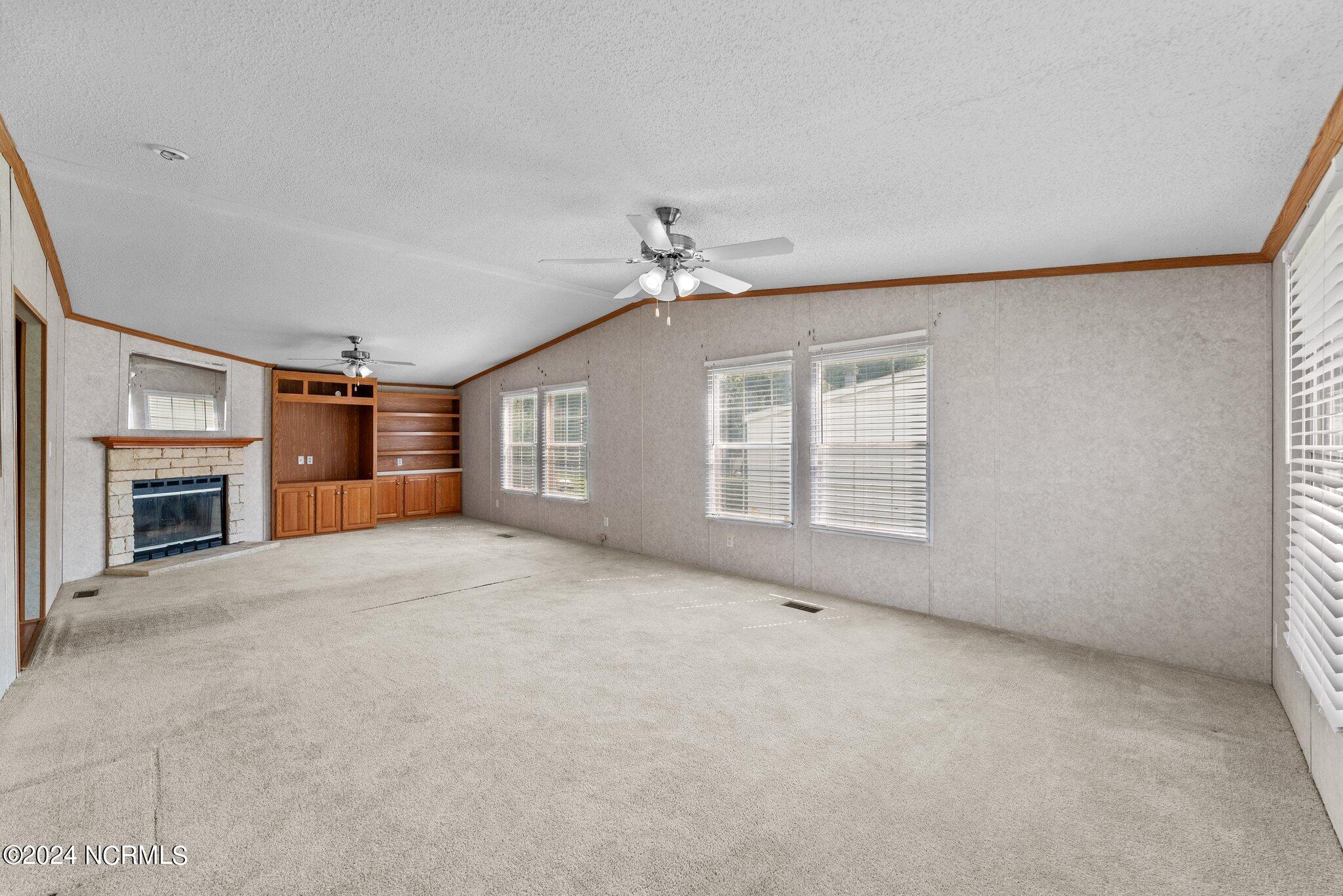 2058 Town Crier Road Kinston, NC 28504 - Photo 5 of 44 37-web-or-mls-DSC_1478