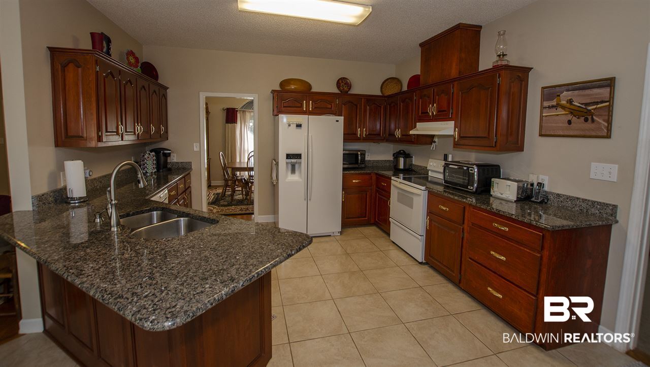 25568 Austin Road Daphne, AL 36526 - Photo 6 of 43 Kitchen