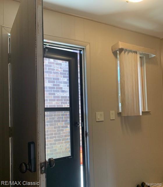 32111 West 12 Mile Road Farmington Hills, MI 48334 - Photo 6 of 64