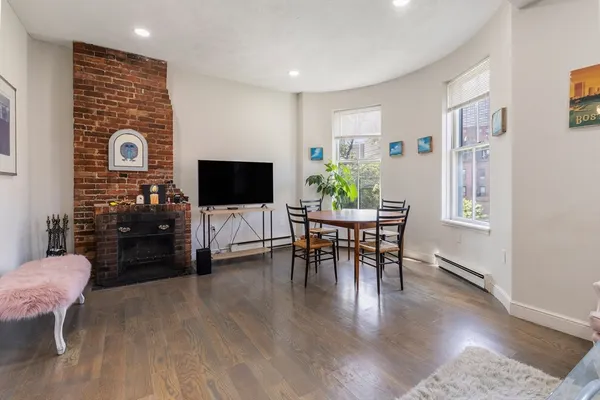 $725,000 | 142 Chandler Street, Unit 4, Boston, MA 02116
