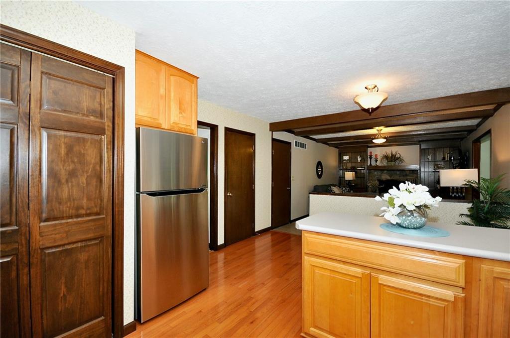 12852 Charing Cross Road Carmel, IN 46033 - Photo 11 of 36 Gallery Image 11