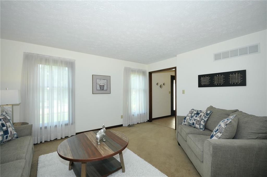 12852 Charing Cross Road Carmel, IN 46033 - Photo 6 of 36 Gallery Image 6