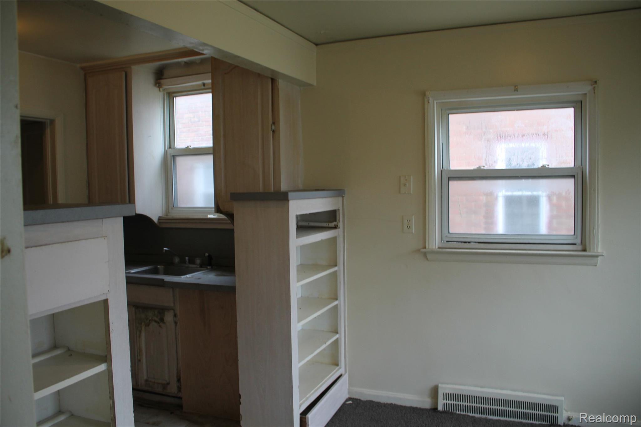 9952 Rutland Street Detroit, MI 48227 - Photo 8 of 24 IMG_1418.JPG