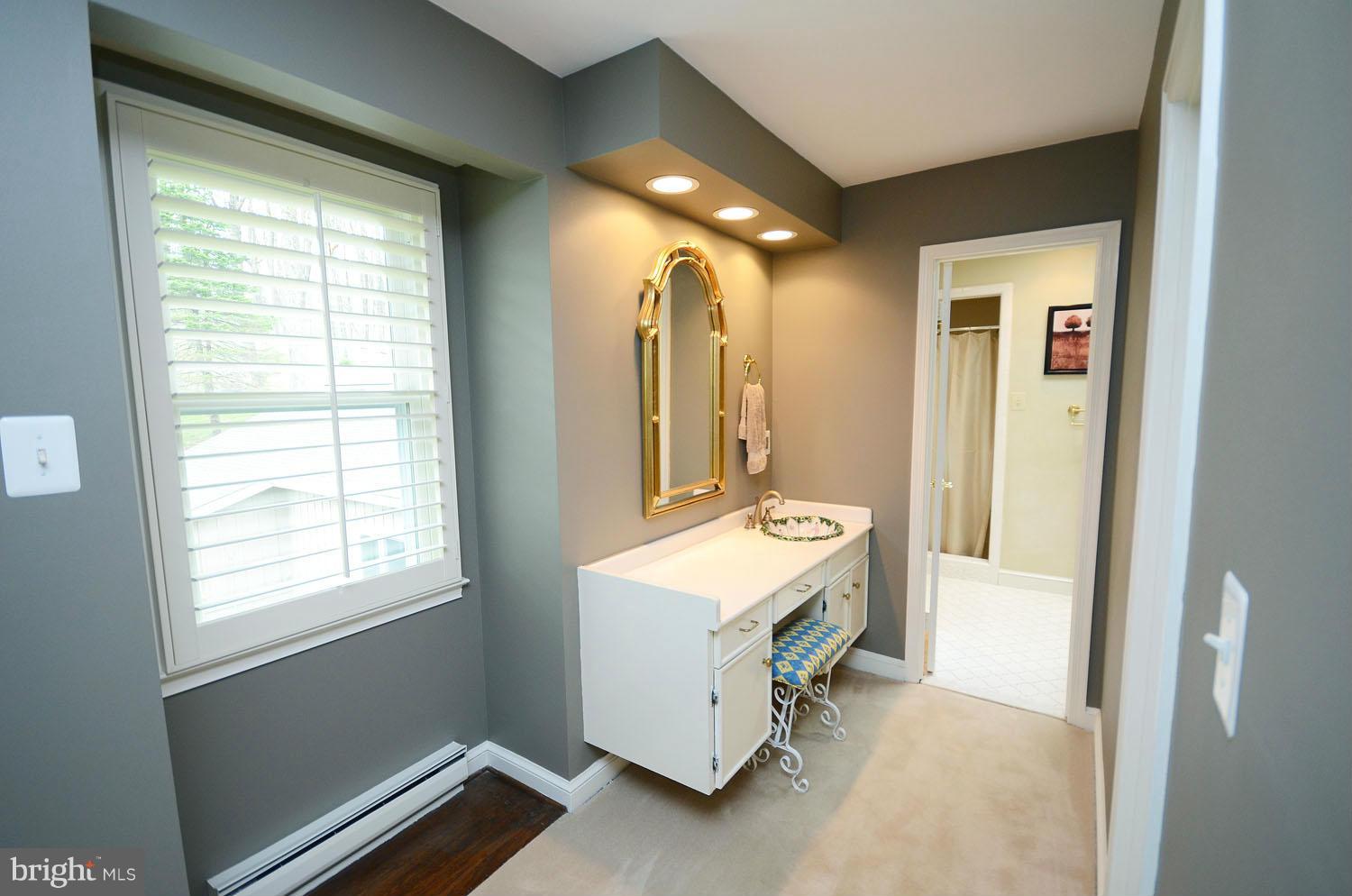 20258 Blue Ridge Mountain Road Paris, VA 20130 - Photo 14 of 30 Bedroom (Master)