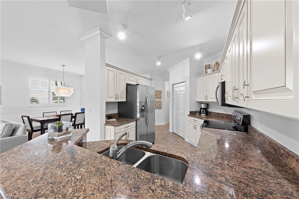 975 Eastham Way, Unit E104 Naples, FL 34104 - Photo 14 of 43