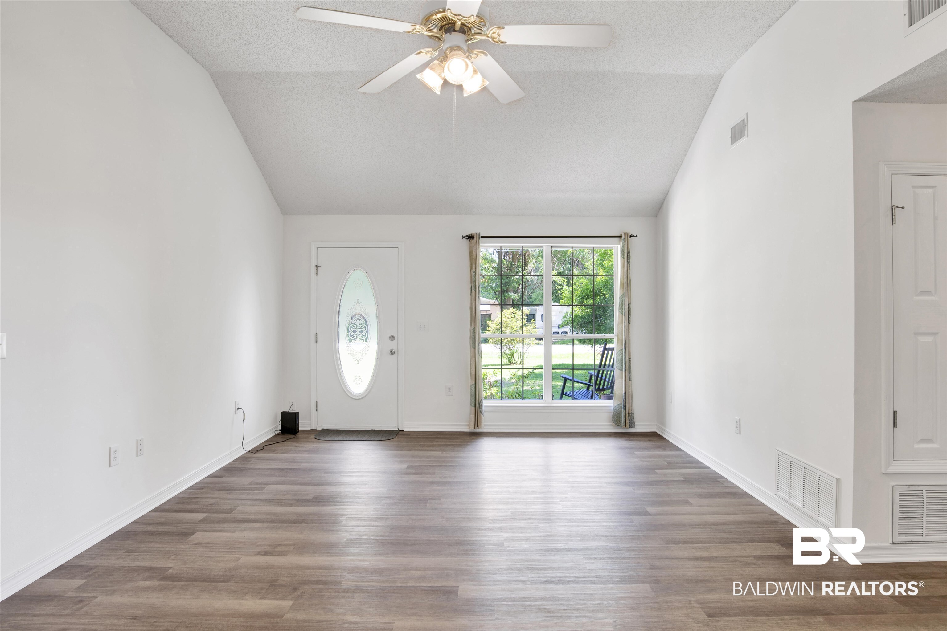 403 Hamilton Boulevard Foley, AL 36535 - Photo 5 of 18