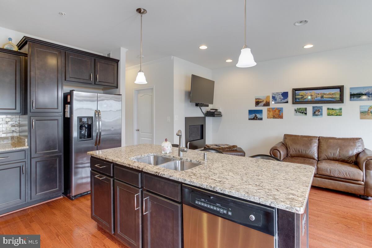 7931 Silver Oak Road Hanover, MD 21076 - Photo 11 of 46 Granite counters