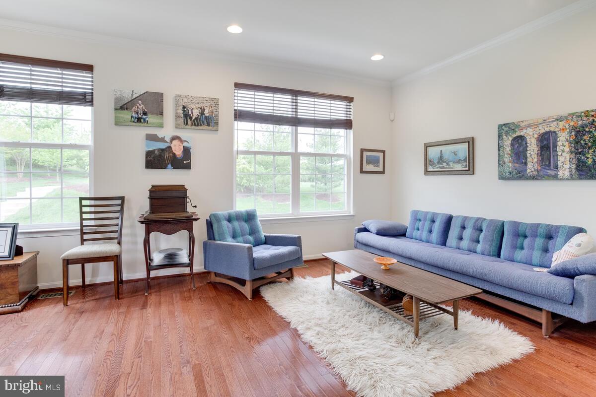 7931 Silver Oak Road Hanover, MD 21076 - Photo 5 of 46 entry level