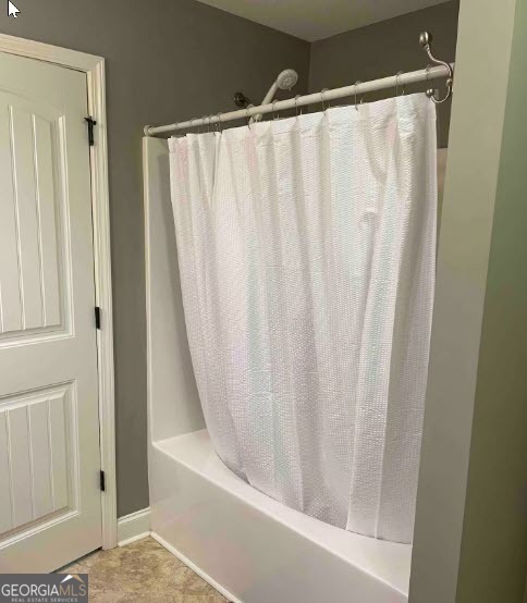 308 Haven Way Perry, GA 31069 - Photo 13 of 17 a bathroom with a shower and a tub