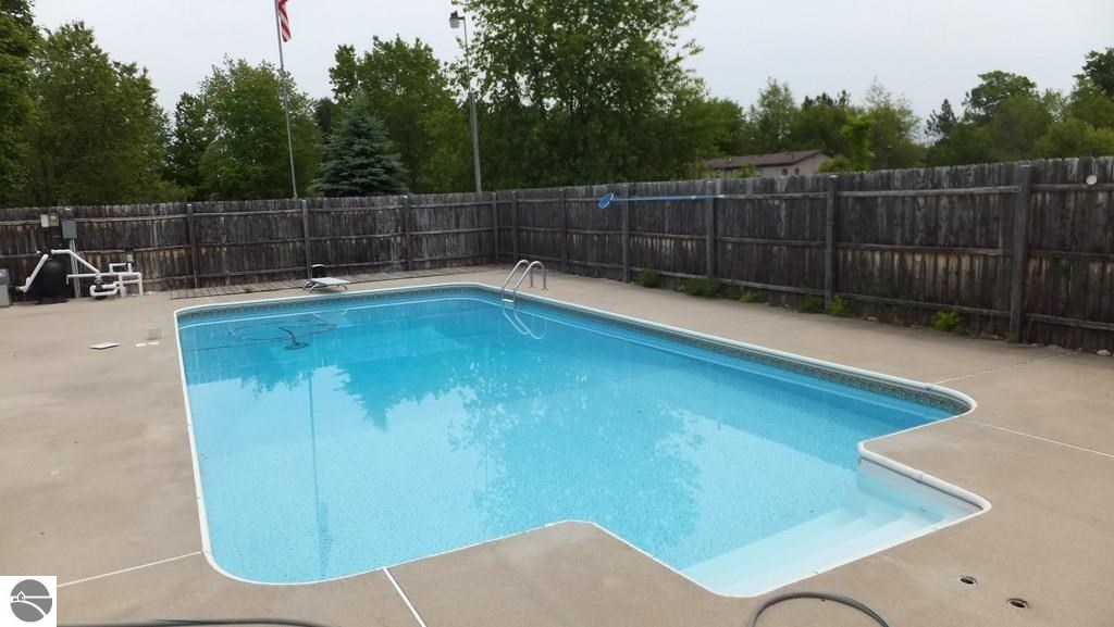 15200 Stanley Road Beulah, MI 49617 - Photo 4 of 45 1786045-3.JPG