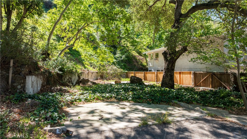 29432 Silverado Canyon Road Silverado, CA 92676 - Photo 4 of 12 a backyard of a house with lots of green space