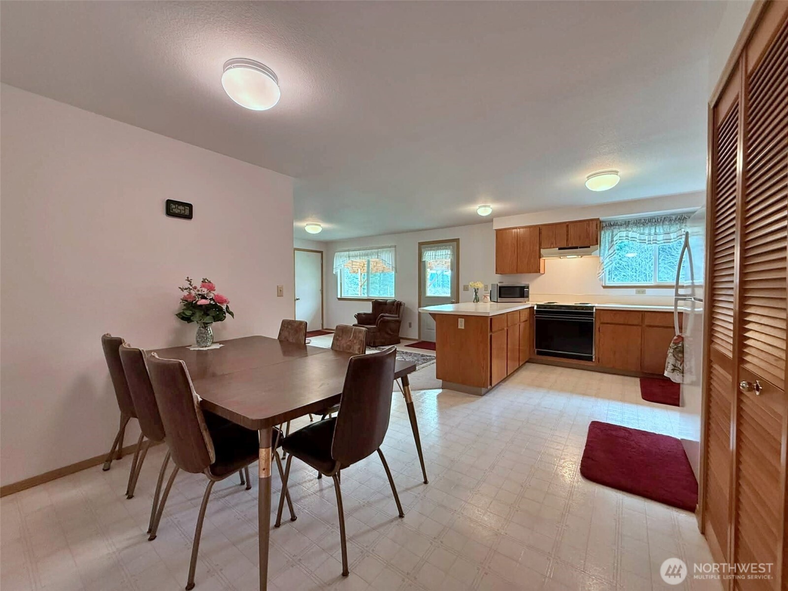 246 Calvin Road Cinebar, WA 98533 - Photo 8 of 31