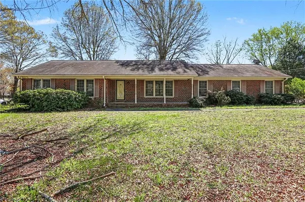 $339,500 | 644 Greenwood Drive, Burlington, NC 27217