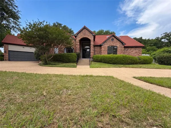 $675,000 | 2405 Castle Rock Road, Arlington, TX 76006