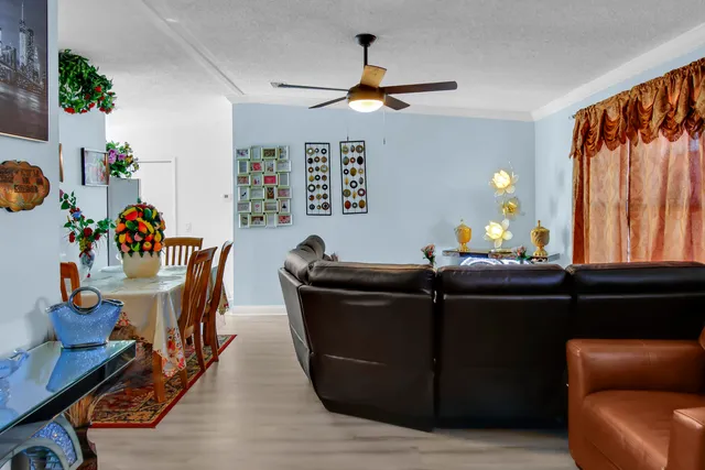 $387,999 | 300 Elaine Circle East, West Palm Beach, FL 33409