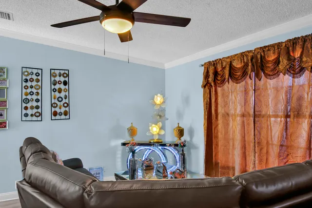 $387,999 | 300 Elaine Circle East, West Palm Beach, FL 33409