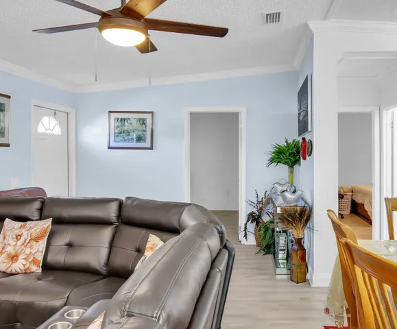 $387,999 | 300 Elaine Circle East, West Palm Beach, FL 33409