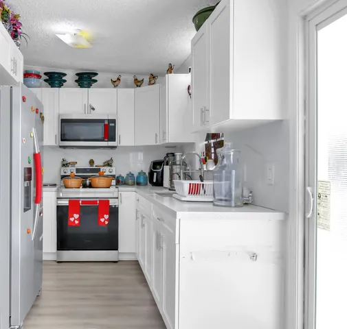 $387,999 | 300 Elaine Circle East, West Palm Beach, FL 33409