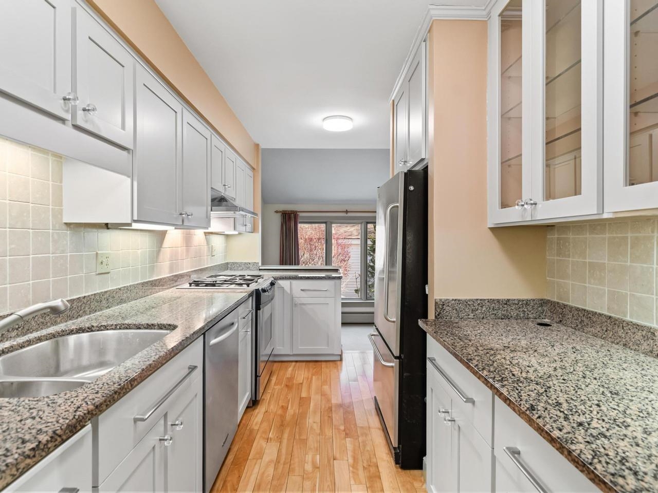 545 South Prospect Street, Unit 10 Burlington, VT 05401 - Photo 9 of 48