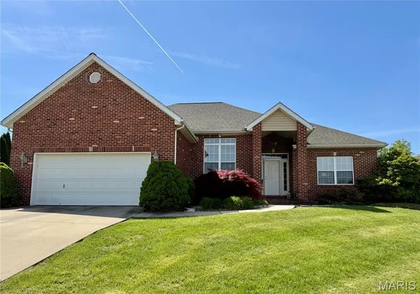 $429,000 | 616 Manor Lane, Millstadt, IL 62260