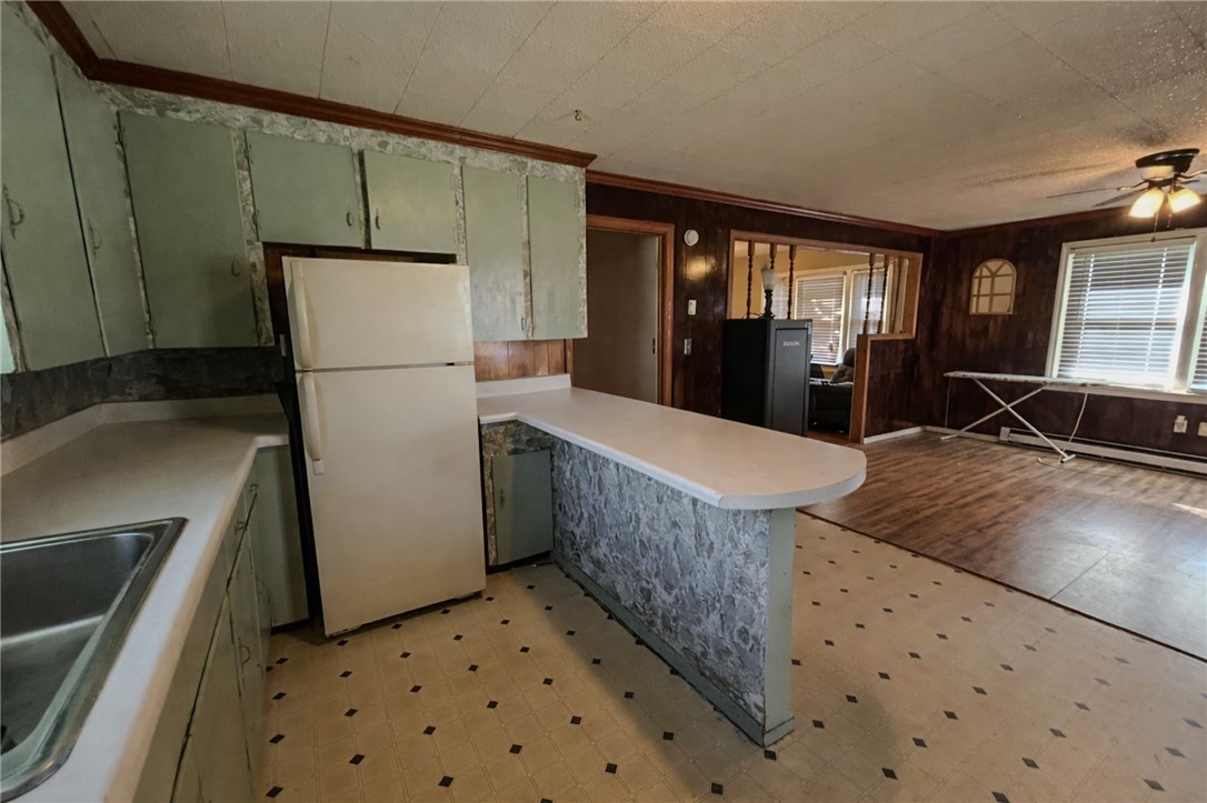 206 Collingwood Drive Anderson, SC 29621 - Photo 4 of 23 This spacious kitchen and living area features practical amenities and an open flow.