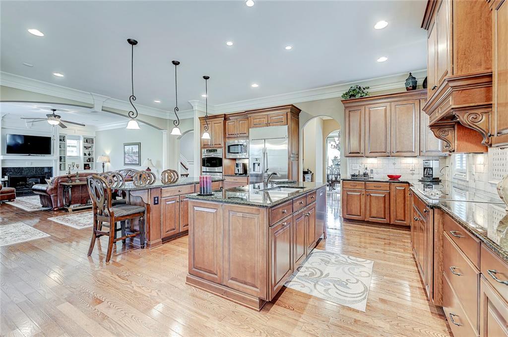 2330 Finchley Road Carmel, IN 46032 - Photo 8 of 41 Gallery Image 8