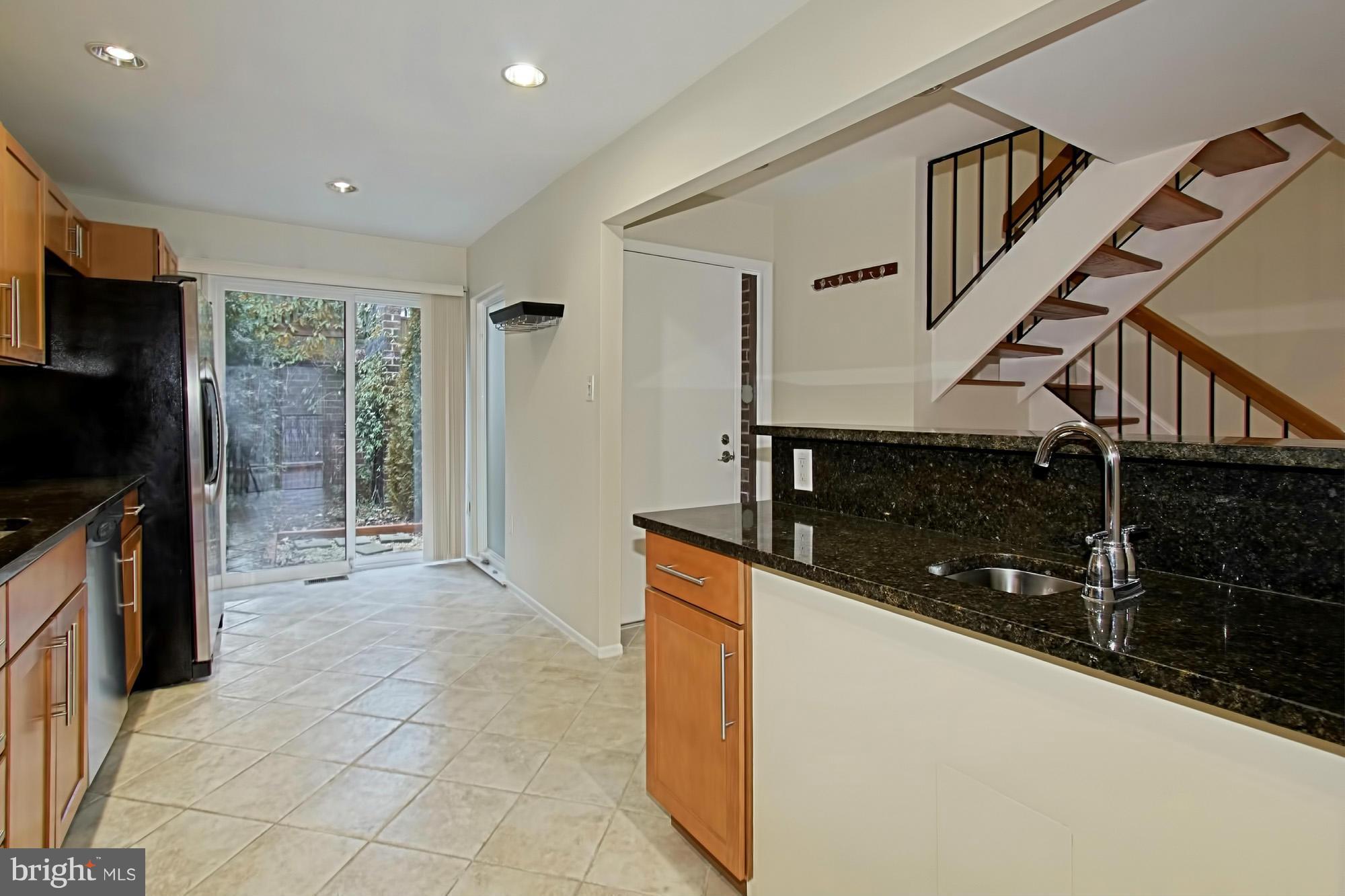 2177 Cabots Point Lane Reston, VA 20191 - Photo 12 of 30 Kitchen