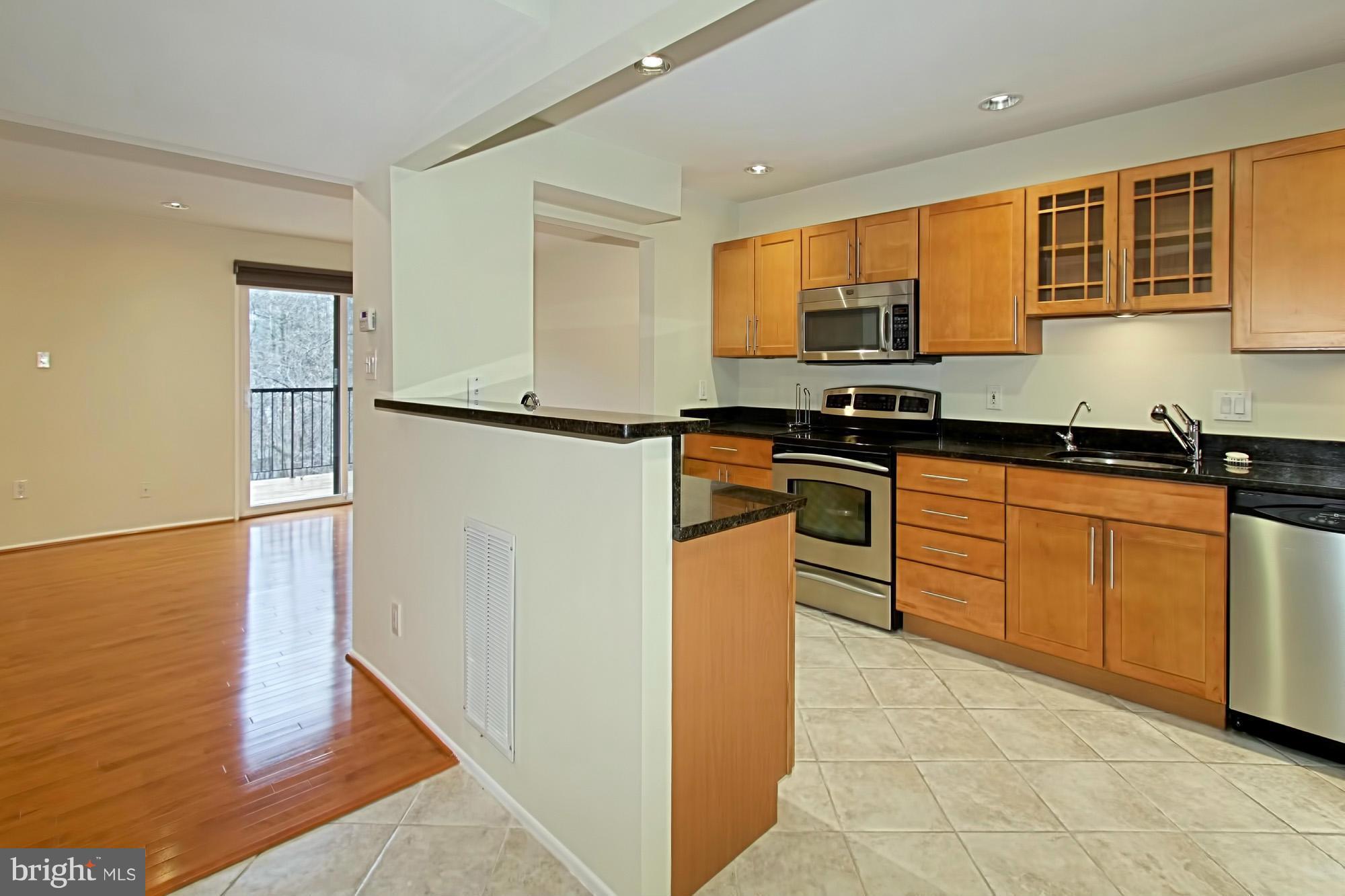 2177 Cabots Point Lane Reston, VA 20191 - Photo 3 of 30 Kitchen