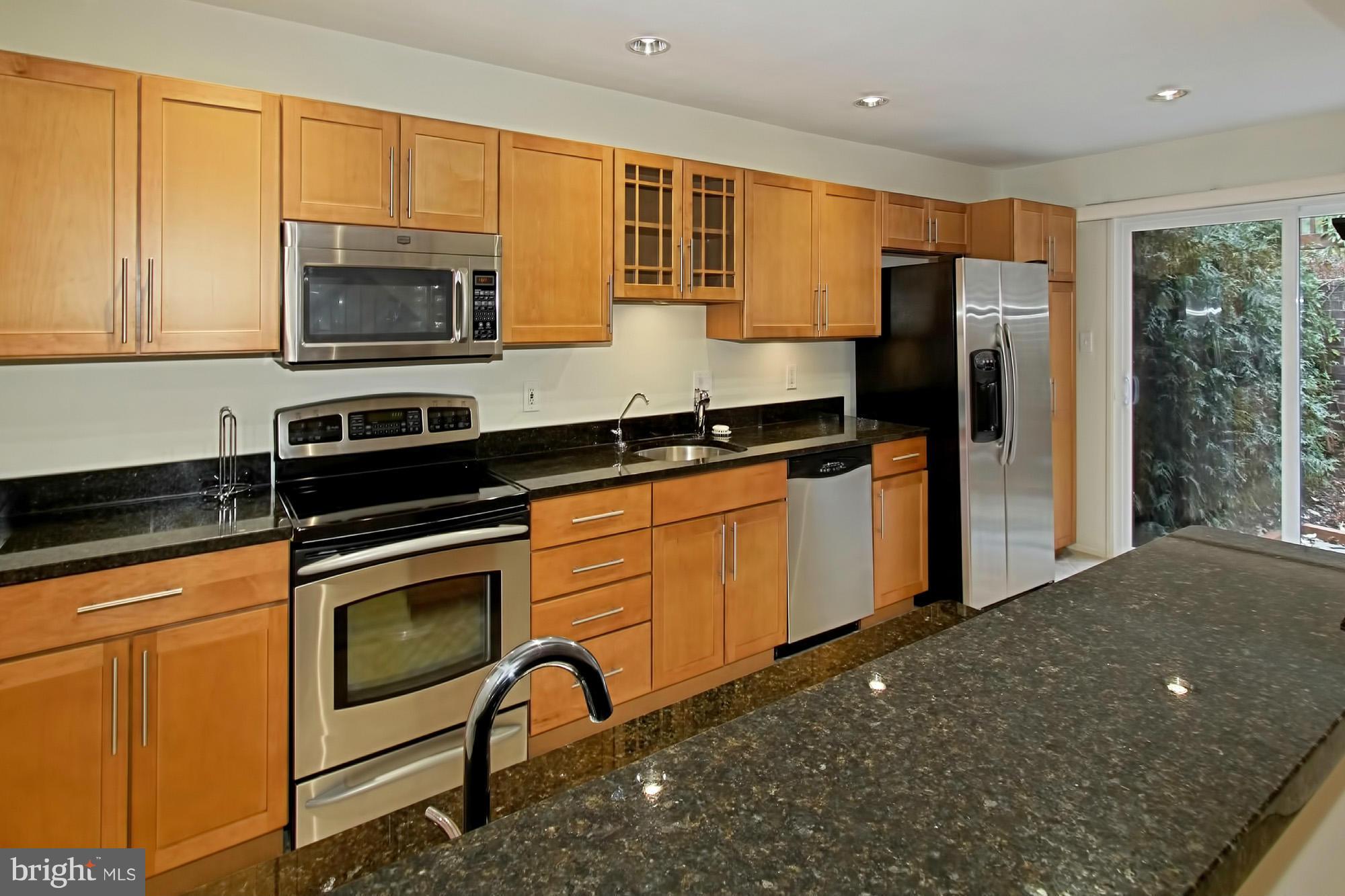 2177 Cabots Point Lane Reston, VA 20191 - Photo 9 of 30 Kitchen