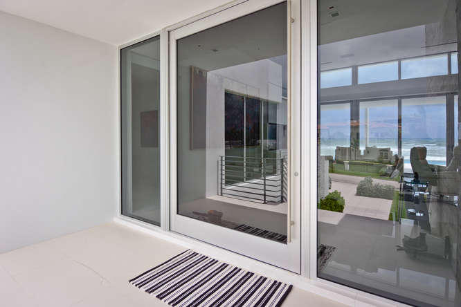 2 Ocean Drive Jupiter Inlet Colony, FL 33469 - Photo 3 of 50 2 Ocean Dr Jupiter FL 33469-small-003-56
