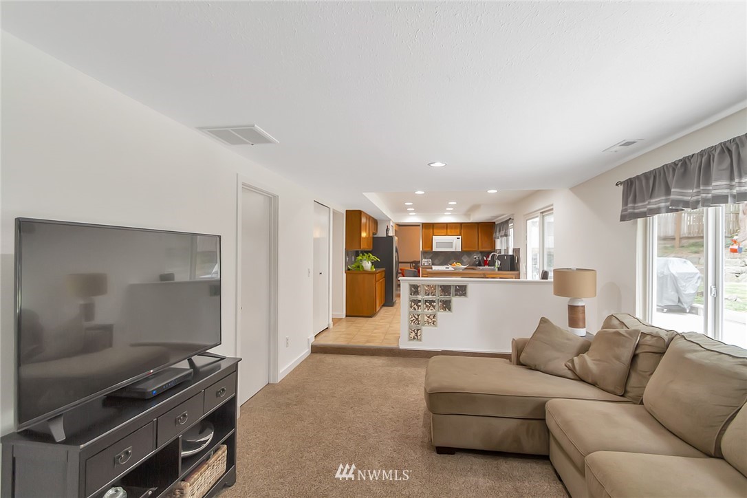 327 163rd Place Southeast Bothell, WA 98012 - Photo 12 of 25 Gallery Image 12