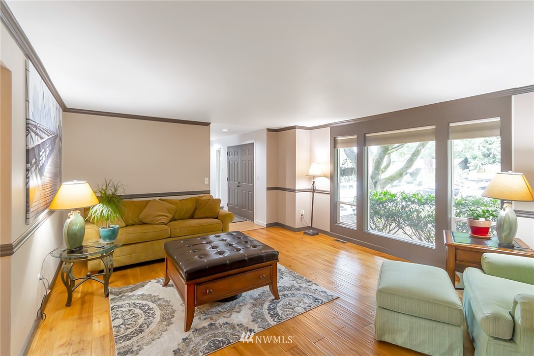 327 163rd Place Southeast Bothell, WA 98012 - Photo 5 of 25 Gallery Image 5