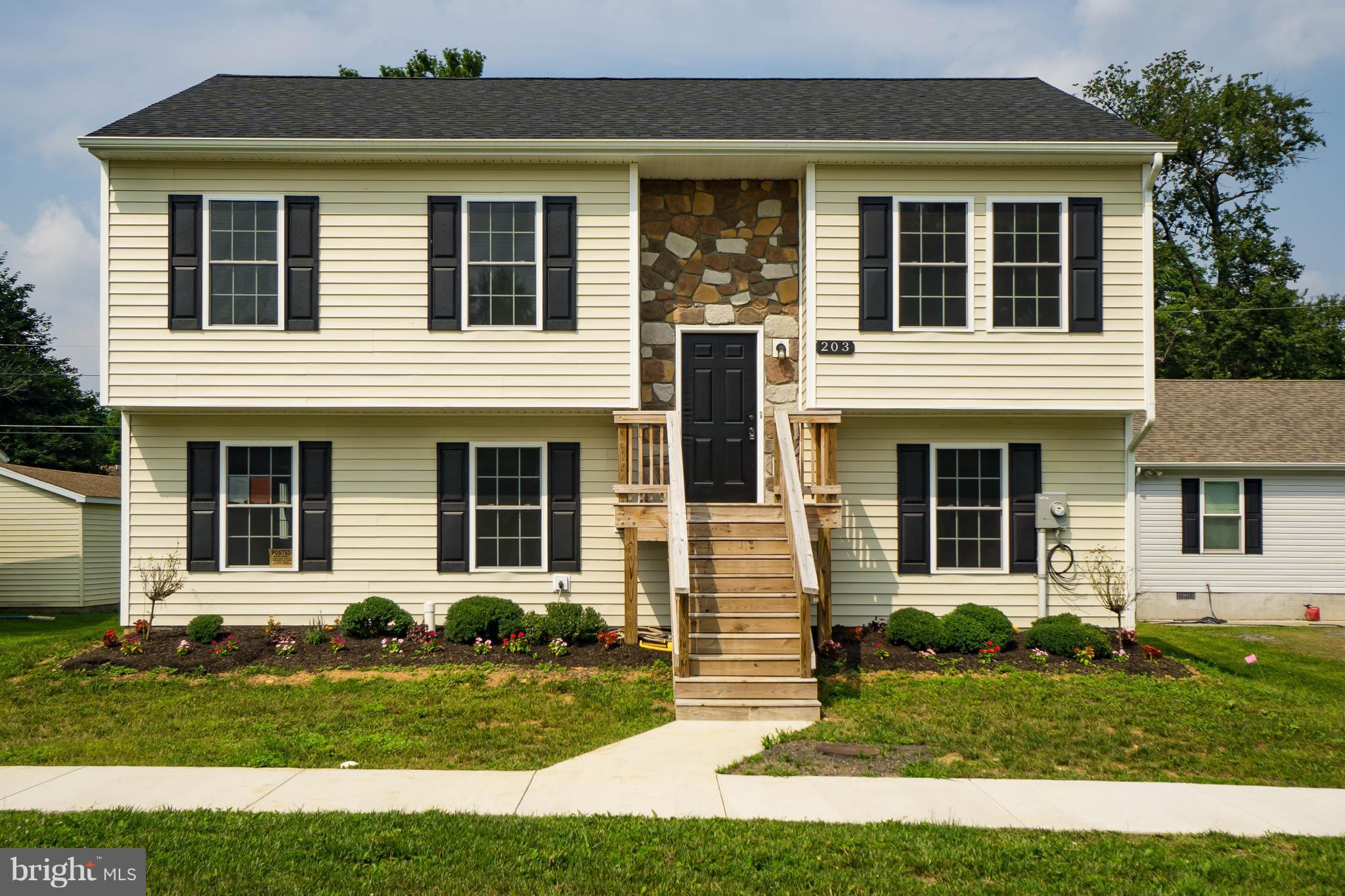 203 East Park Avenue Ranson, WV 25438 - Photo 1 of 30 Exterior (Front)