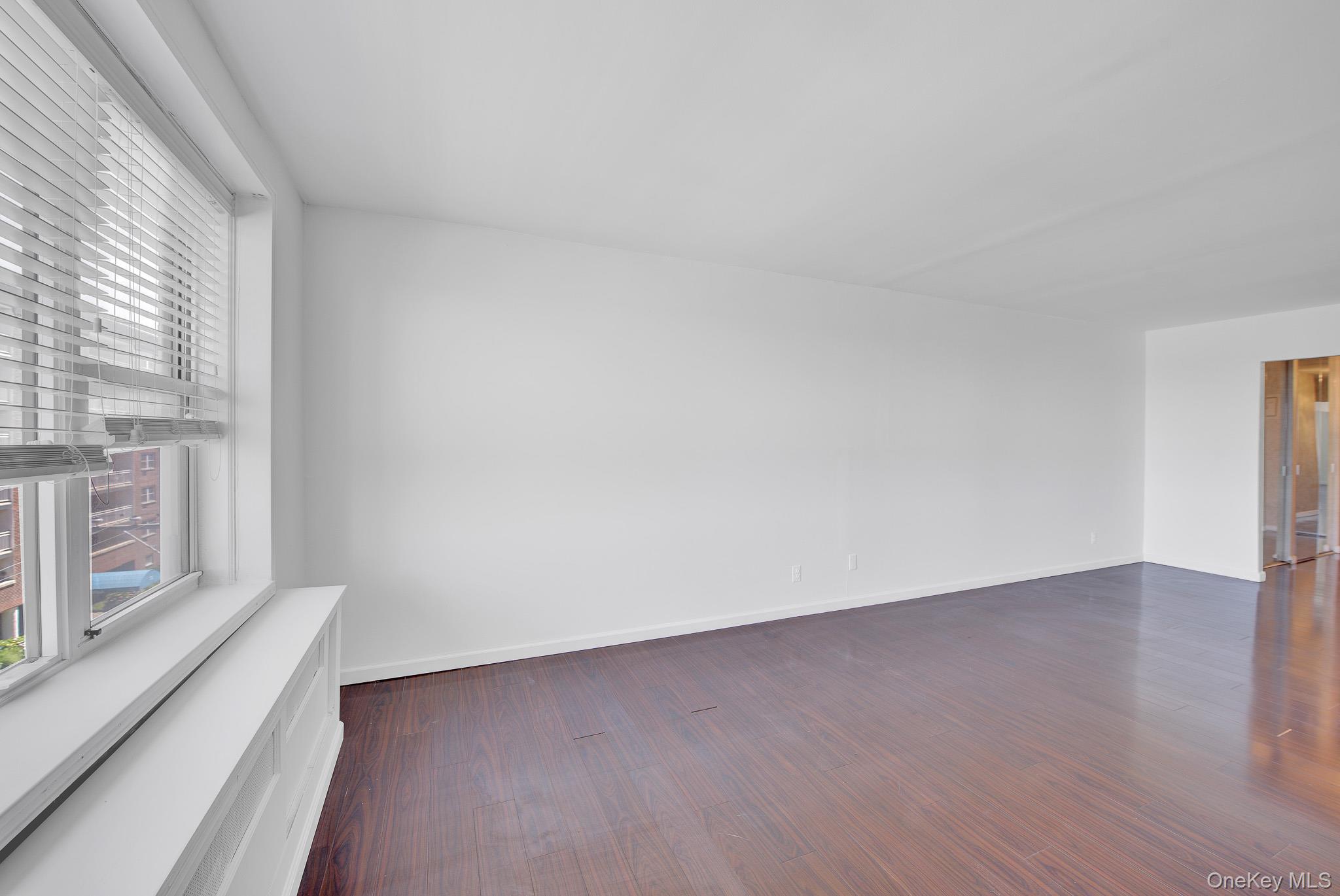 700 Shore Road, Unit 5M Long Beach, NY 11561 - Photo 3 of 34 Living Room / Full Dinning Room..