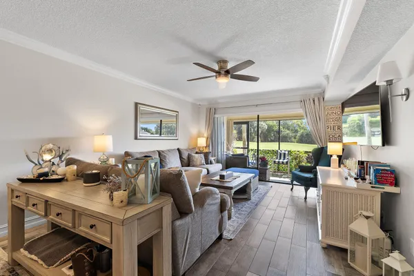 $375,000 | 1201 Pinecrest Circle, Unit B, Jupiter, FL 33458