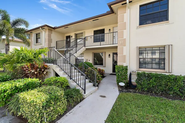 $375,000 | 1201 Pinecrest Circle, Unit B, Jupiter, FL 33458