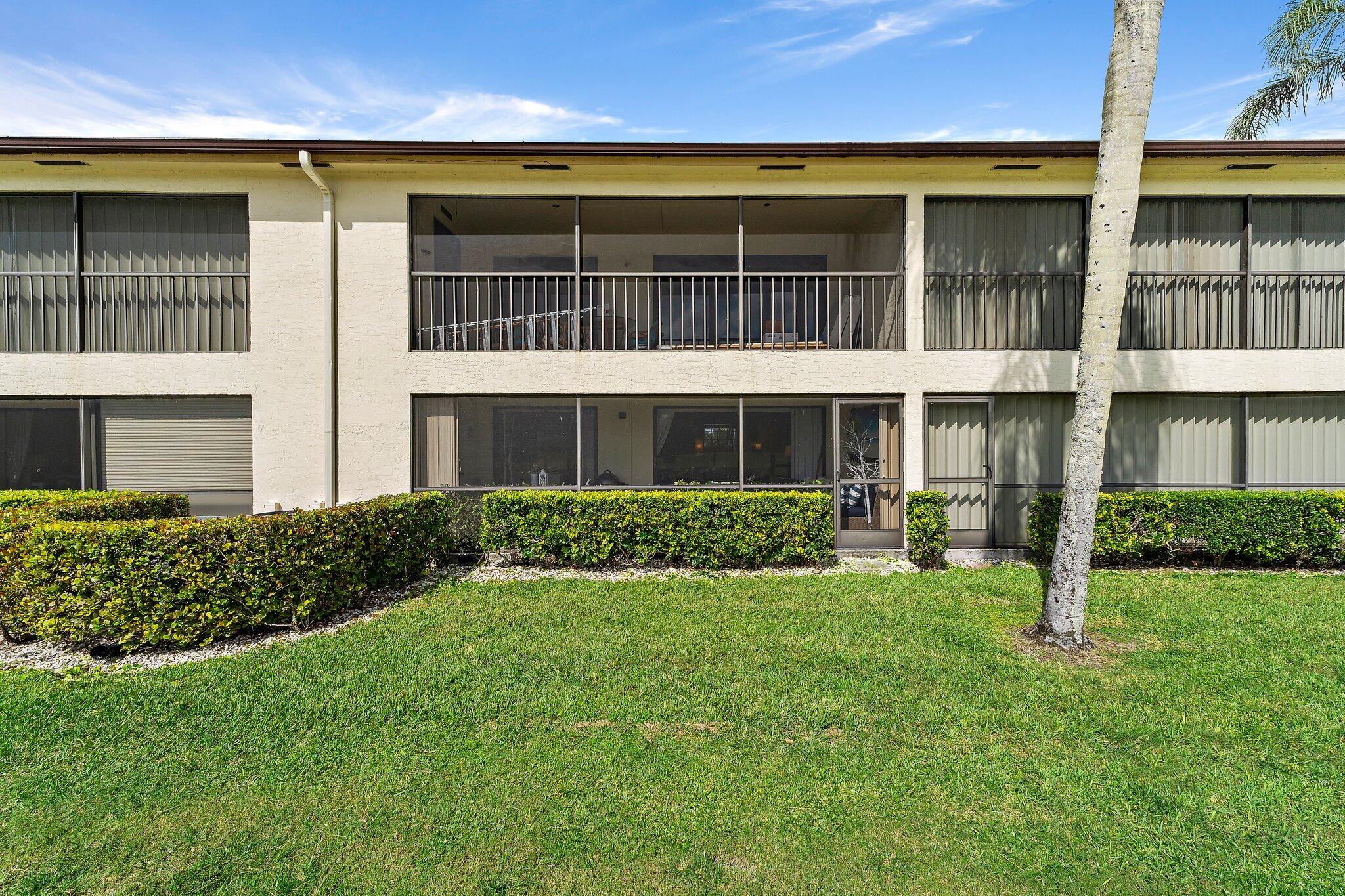 1201 Pinecrest Circle, Unit B Jupiter, FL 33458 - Photo 36 of 39 043-1201PinecrestCir-B-Jupiter-SMALL