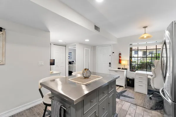 $375,000 | 1201 Pinecrest Circle, Unit B, Jupiter, FL 33458