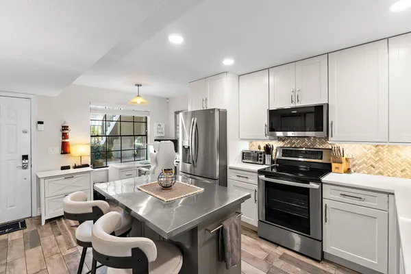 $375,000 | 1201 Pinecrest Circle, Unit B, Jupiter, FL 33458