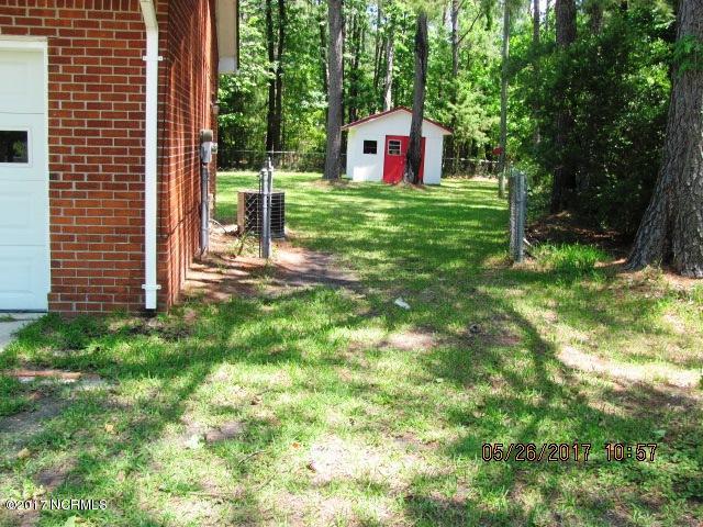 221 Sand Ridge Road Hubert, NC 28539 - Photo 11 of 13 221 Sandridge Right Side
