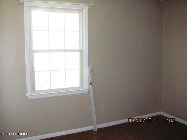 221 Sand Ridge Road Hubert, NC 28539 - Photo 5 of 13 221 Sandridge Bedroom 2