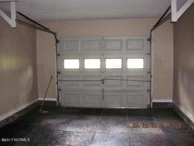 221 Sand Ridge Road Hubert, NC 28539 - Photo 10 of 13 221 Sandridge Garage Interior