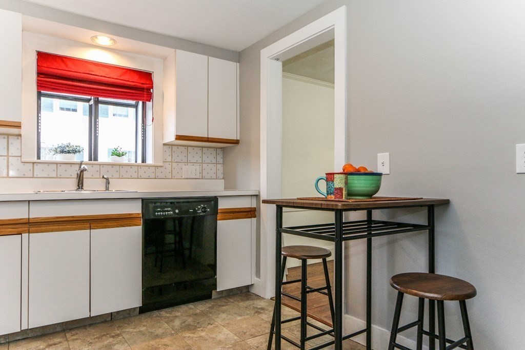 288 Burbank Road Longmeadow, MA 01106 - Photo 15 of 35 Gallery Image 15