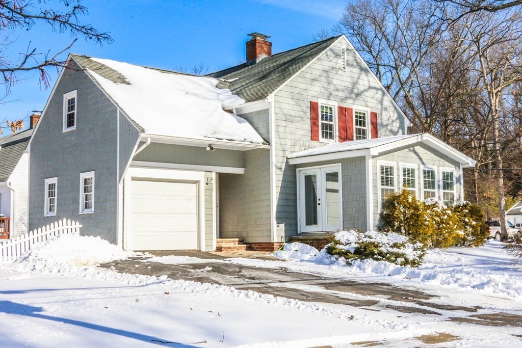 288 Burbank Road Longmeadow, MA 01106 - Photo 2 of 35 Gallery Image 2
